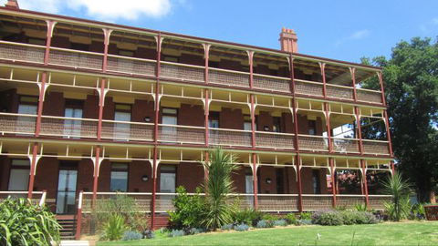 Yarra House - Goulburn Accommodation 0