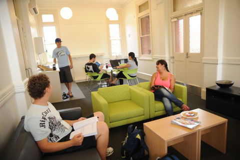 Yarra House - Goulburn Accommodation 5