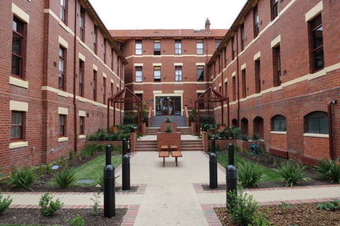 Yarra House - Goulburn Accommodation 9