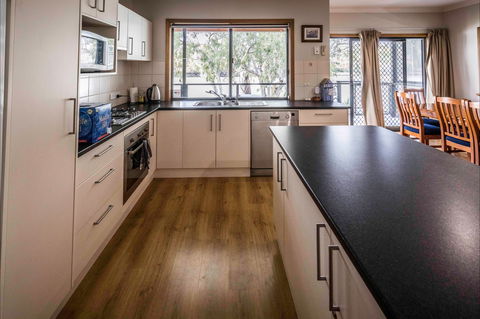 192 Page Drive Blanchetown -River Shack Rentals - Goulburn Accommodation 6