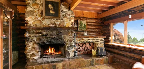 Eagles Nest Luxury Mountain Retreat - Goulburn Accommodation 3