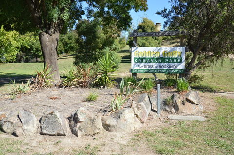 Adelong Golden Gully Caravan Park - Goulburn Accommodation 0