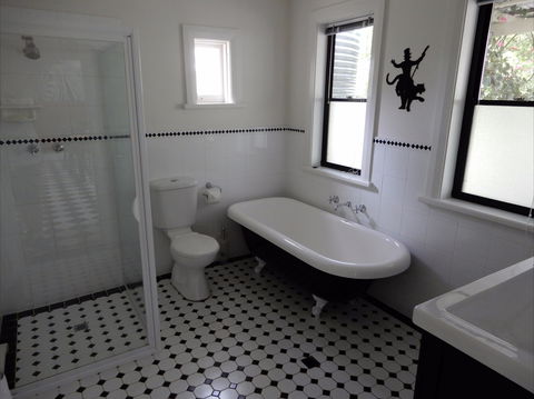Dot's House - Goulburn Accommodation 3