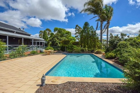 Forest Lodge Highfields - Goulburn Accommodation 5