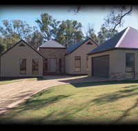 River Park House - Goulburn Accommodation