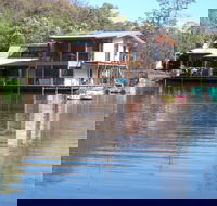 Lakeside Lodge - Goulburn Accommodation