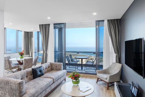 Meriton Suites Southport - Goulburn Accommodation 1