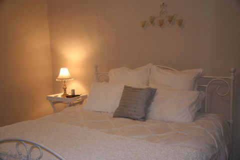 No.72 - Goulburn Accommodation 0