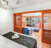Paradise On The Beach Resort - Goulburn Accommodation