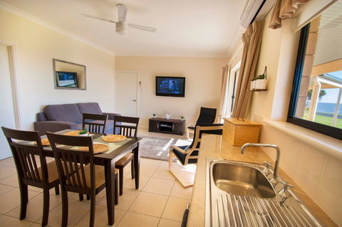 Pelican Perch Retreat - Goulburn Accommodation 5