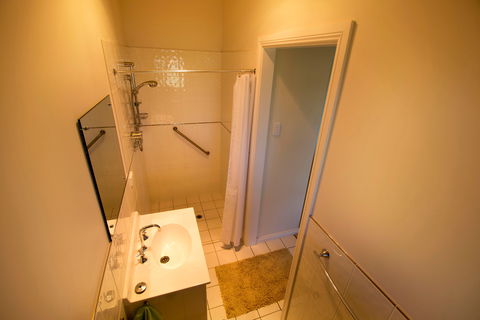 Pelican Perch Retreat - Goulburn Accommodation 7