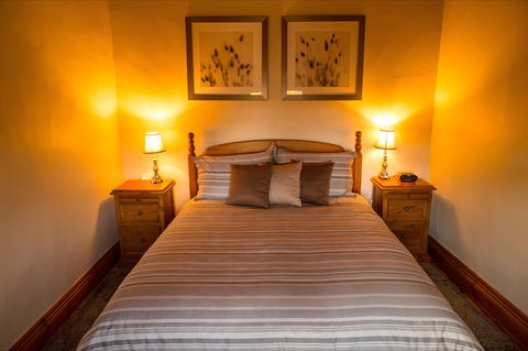 The Creek Cottage - Goulburn Accommodation 2