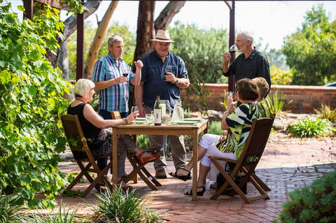 The Creek Cottage - Goulburn Accommodation 6