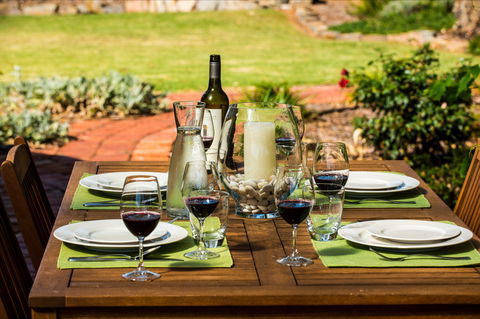 The Creek Cottage - Goulburn Accommodation 7
