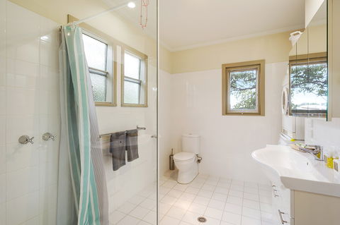 The Love Shack: Pambula Beach - Goulburn Accommodation 3