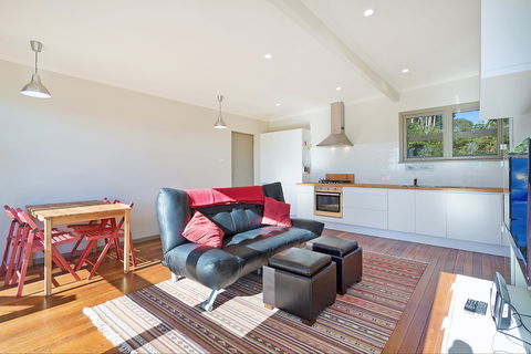 The Love Shack: Pambula Beach - Goulburn Accommodation 9
