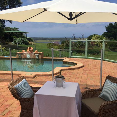 Tilba Lake House - Goulburn Accommodation 2