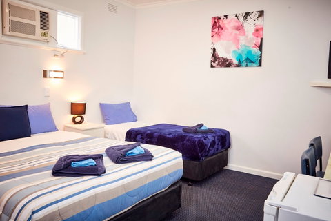 Wattle Grove Motel And Villa - Goulburn Accommodation 1