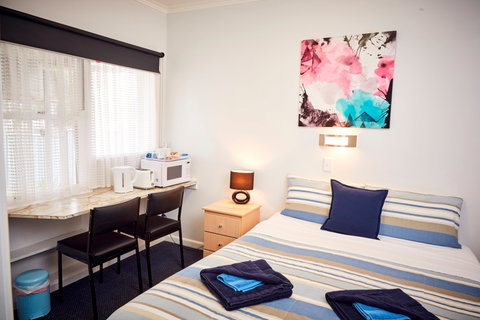 Wattle Grove Motel And Villa - Goulburn Accommodation 2