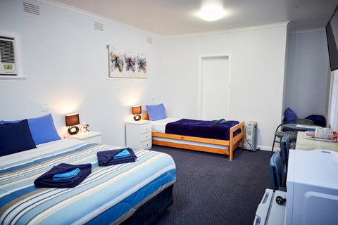 Wattle Grove Motel And Villa - Goulburn Accommodation 3