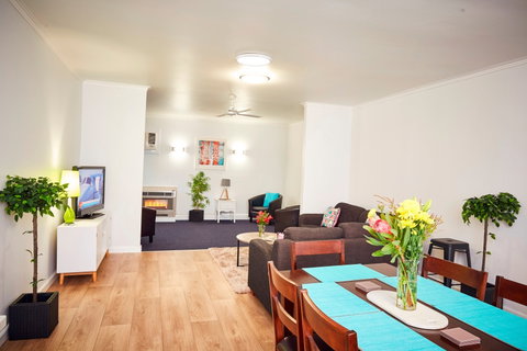 Wattle Grove Motel And Villa - Goulburn Accommodation 6