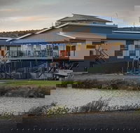 96 Marina Way Mannum Waters - River Shack Rentals - Goulburn Accommodation