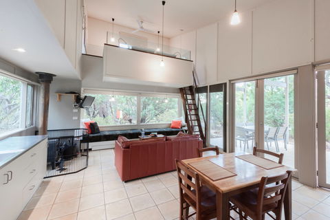 Aquila Eco Lodges - Goulburn Accommodation 6