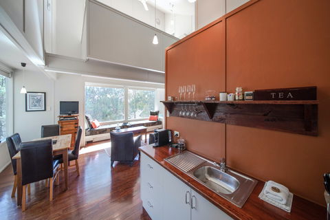 Aquila Eco Lodges - Goulburn Accommodation 7