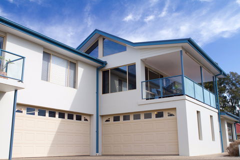 Beach Holiday Unit - Goulburn Accommodation 0