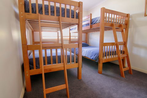 Beach Holiday Unit - Goulburn Accommodation 9
