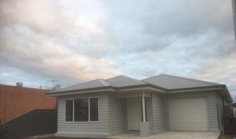 Milawa Vineyard Views - Goulburn Accommodation 1