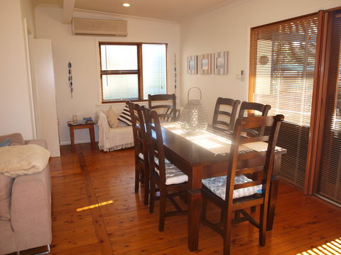 Sandy Shore Hideaway - Goulburn Accommodation 1