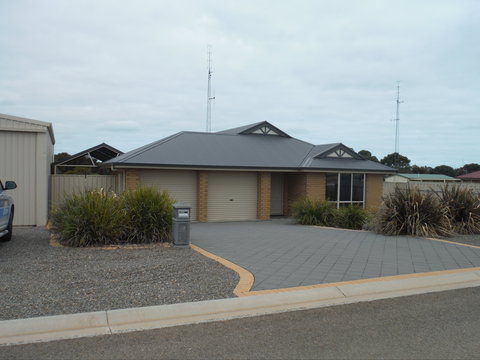 Seas The Day - Goulburn Accommodation 0