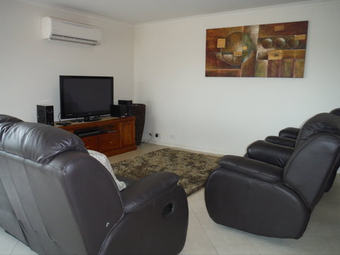 Seas The Day - Goulburn Accommodation 2