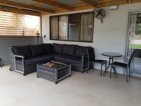 Sunset Sippers - Goulburn Accommodation 1