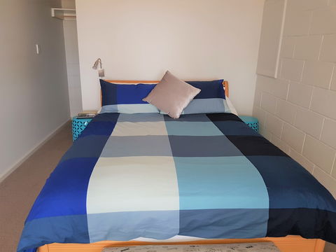 Sunset Sippers - Goulburn Accommodation 4