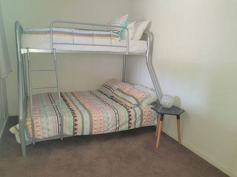 Sunset Sippers - Goulburn Accommodation 6