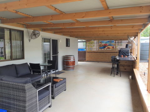 Sunset Sippers - Goulburn Accommodation 8