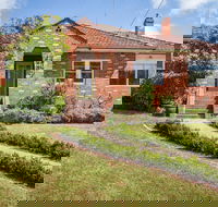 The Yellow Door Guesthouse - Goulburn Accommodation