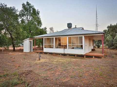 Willandra Cottage - Goulburn Accommodation 0