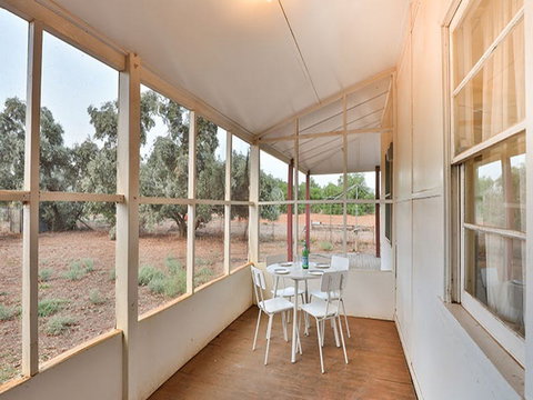 Willandra Cottage - Goulburn Accommodation 2