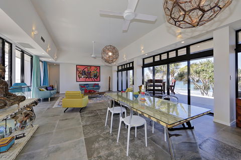 ZEN Beach Retreat - Goulburn Accommodation 6