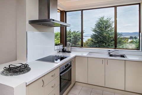 Avalanche 6 - Goulburn Accommodation 1