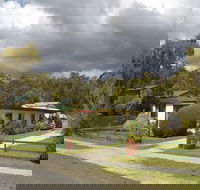 Binalong Bungalows - Goulburn Accommodation