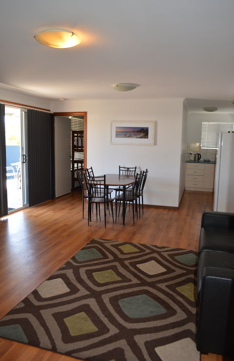 Busselton Holiday Village - Goulburn Accommodation 2