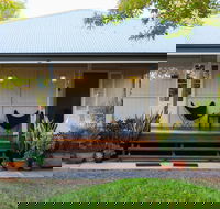 Kenilworth Cottage Barcaldine - Goulburn Accommodation