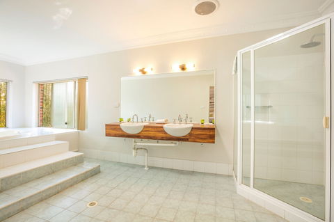Nightcap At Blue Cattle Dog Hotel - Goulburn Accommodation 2