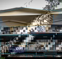 Page Drive Blanchetown  -River Shack Rentals - Goulburn Accommodation