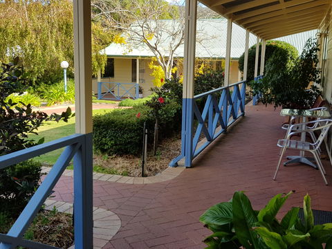 Park Avenue Holiday Units - Goulburn Accommodation 2