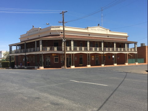 Tottenham Hotel - Goulburn Accommodation 0